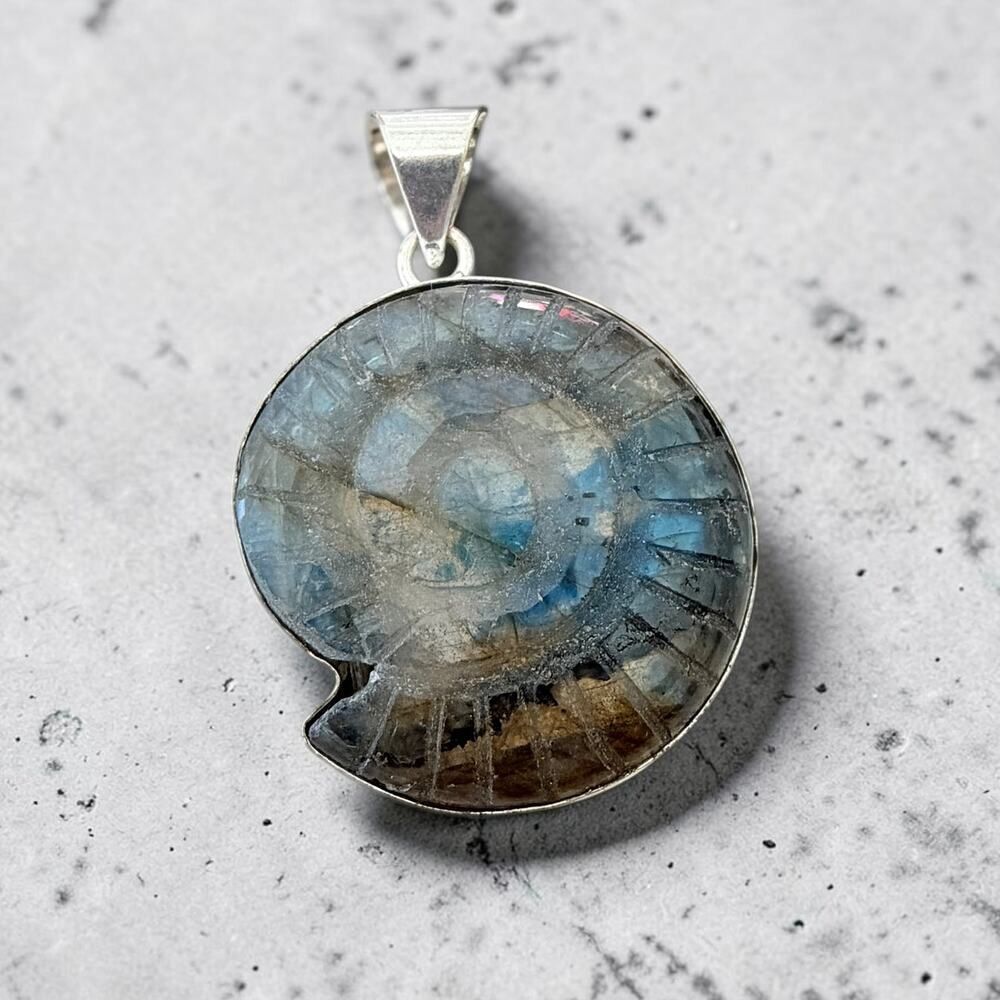 Carved Labradorite Ammonite Pendant 925 Silver Plated